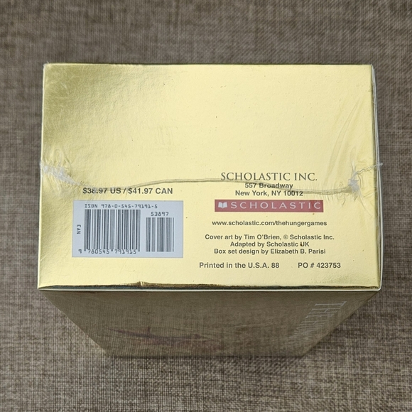 The Hunger Games Trilogy Gold Foil Box Set NWT - Picture 6 of 7